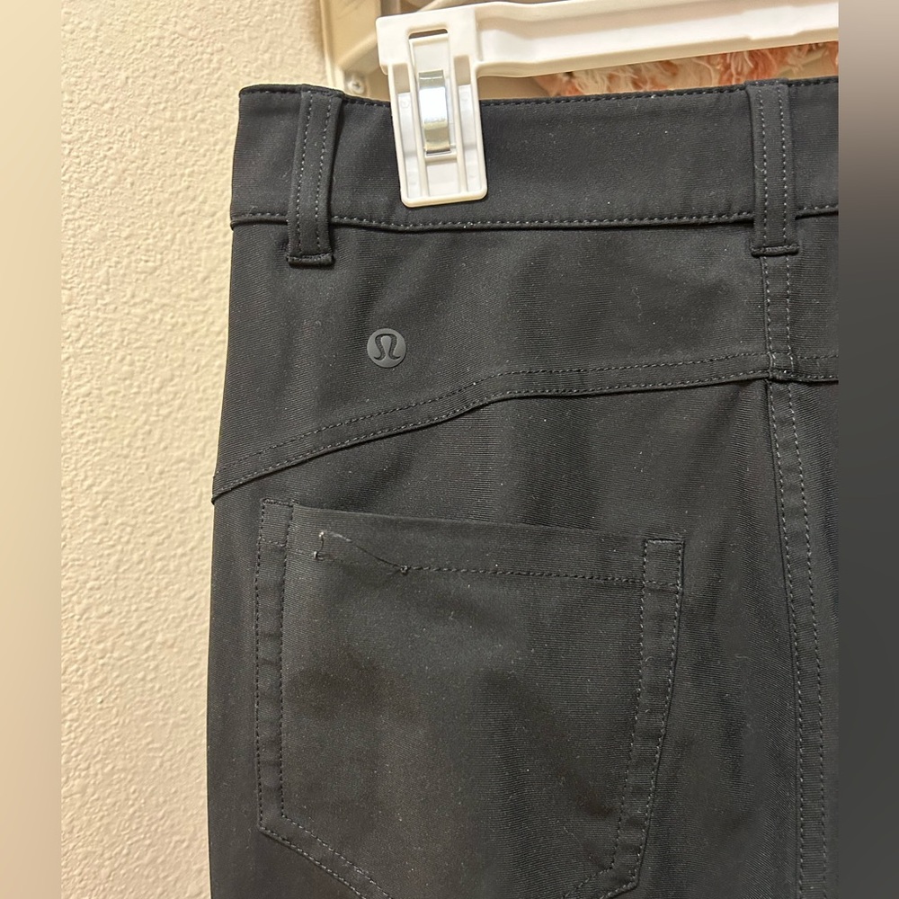 Lululemon Women’s Cropped Black Pants